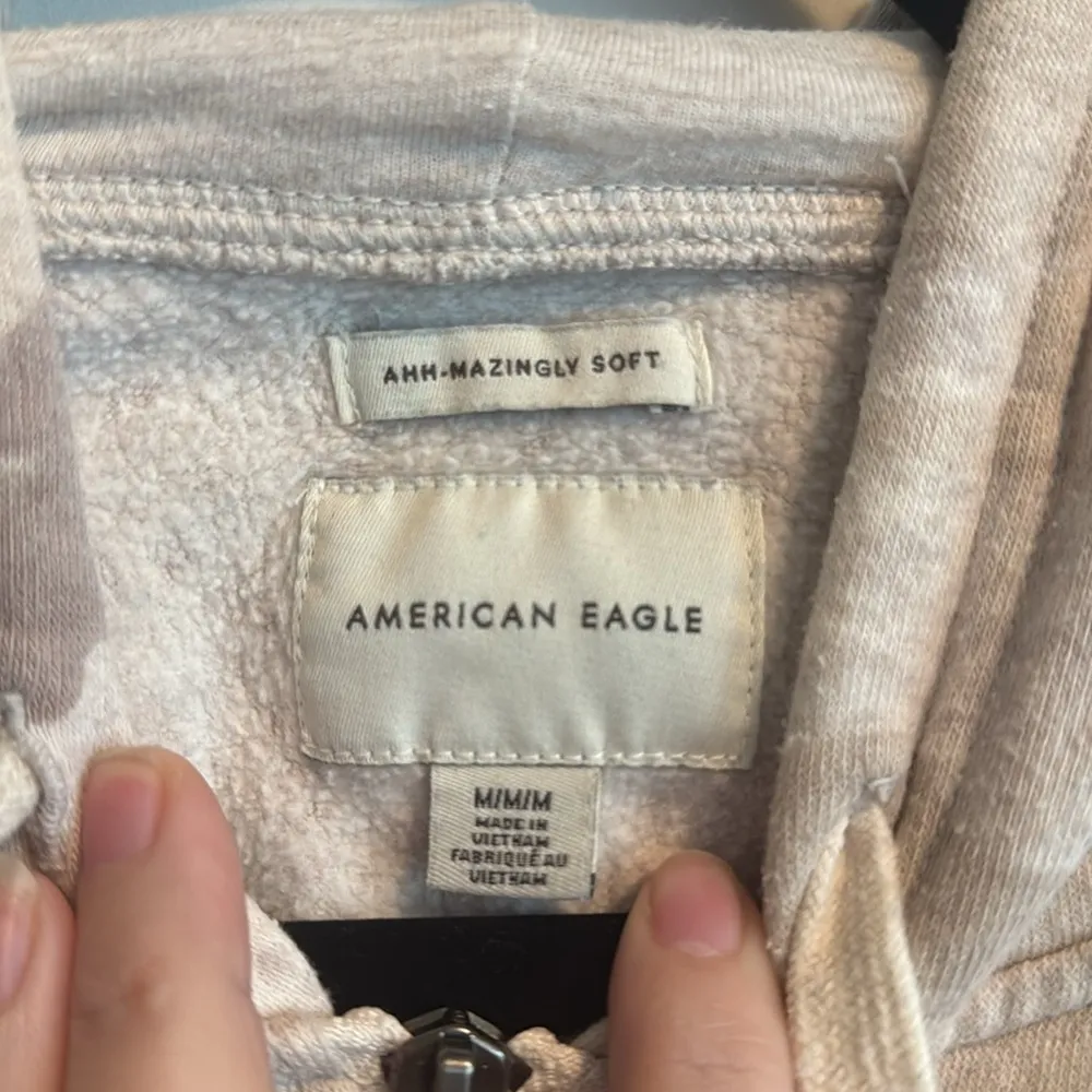 AE Sweatshirt Size M - Image 4