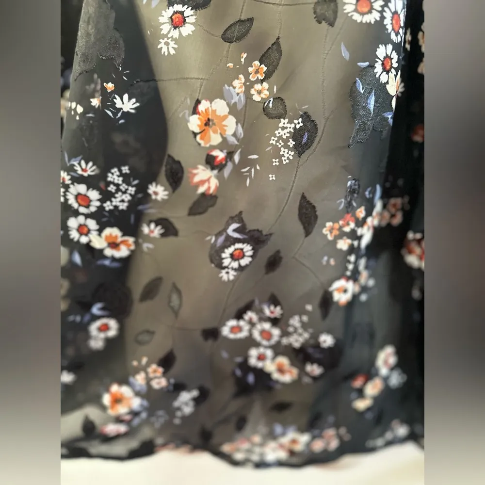 easel Sheer Ruffle Multi Floral Long Sleeve Top Nwt Size Medium - Image 5