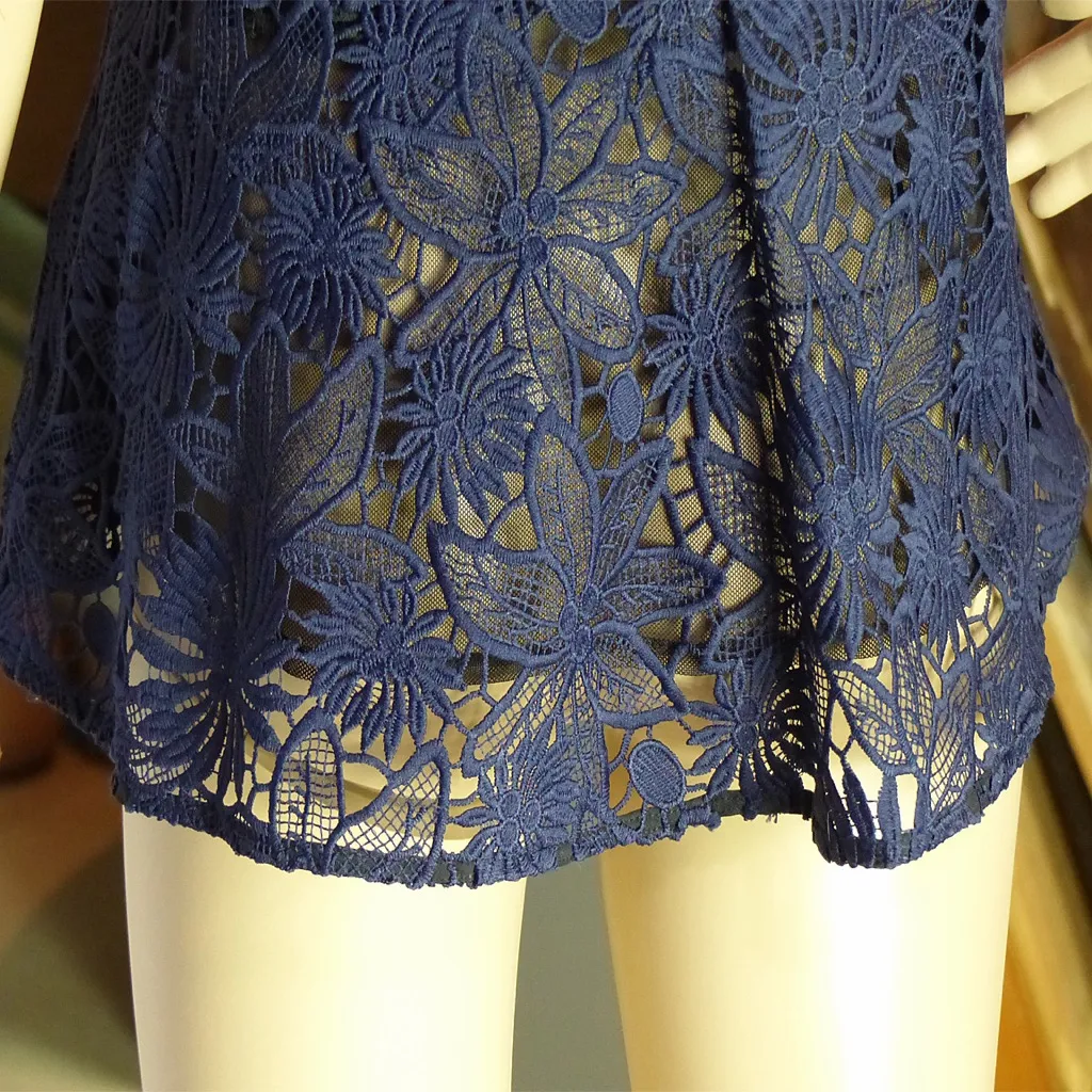 Deletta Anthropologie Garden Guise Black and Navy Lace Top Size Small - Image 9