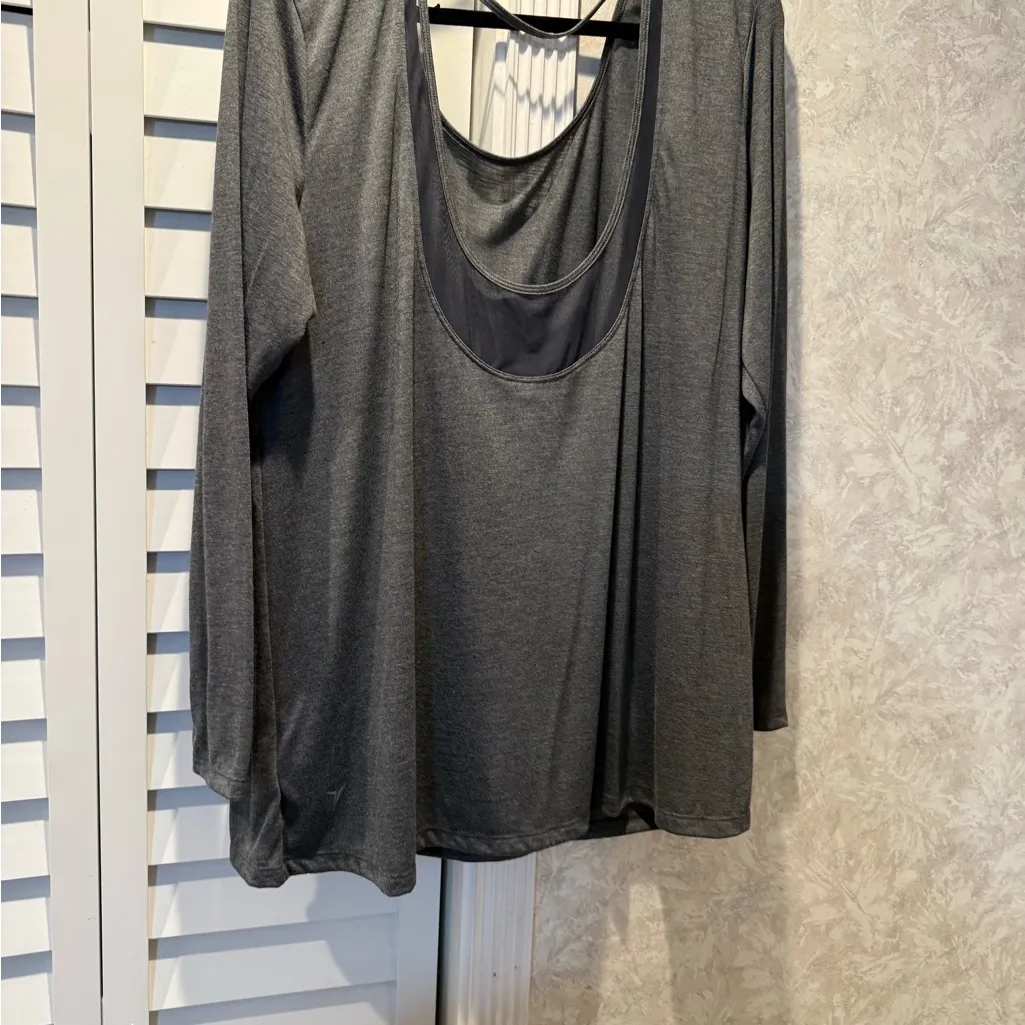 Old navy active top - Image 4