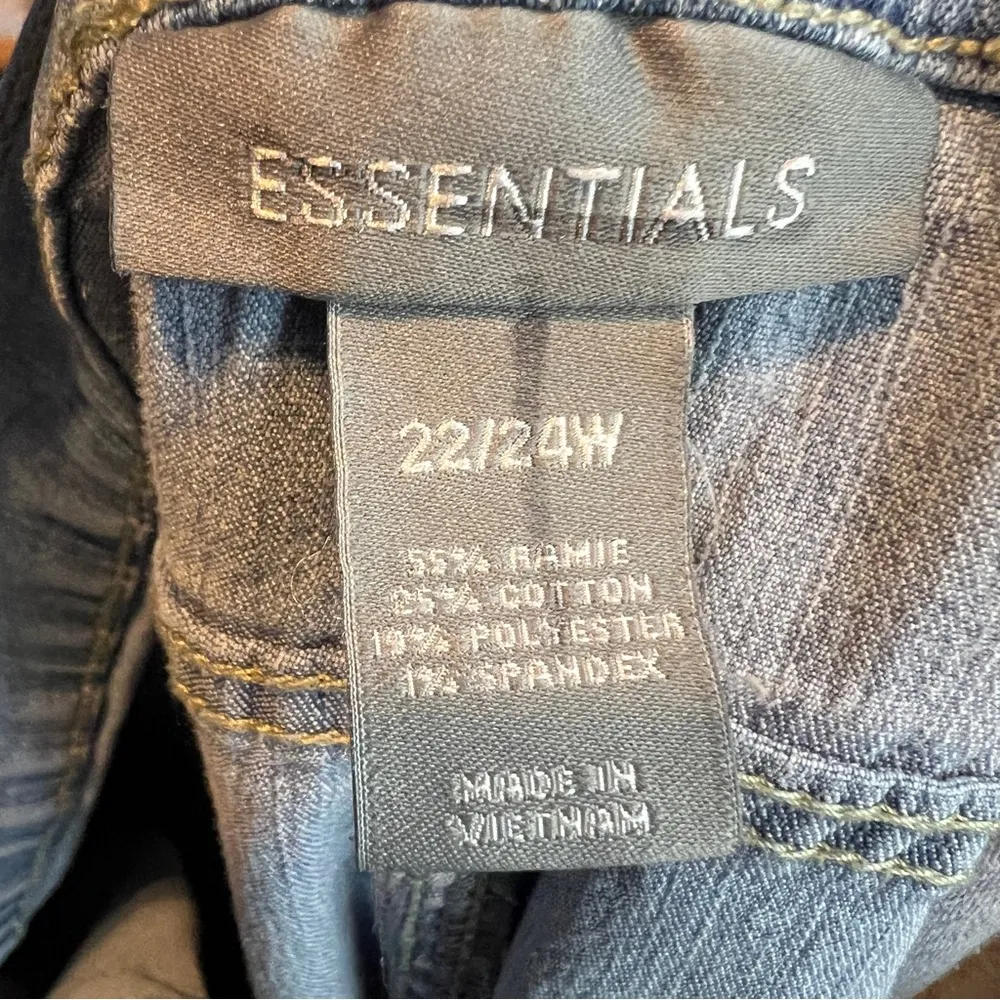Essentials Size 22/24W Light Blue Denim Jeans w/5 Pockets with. Stretch - Image 9