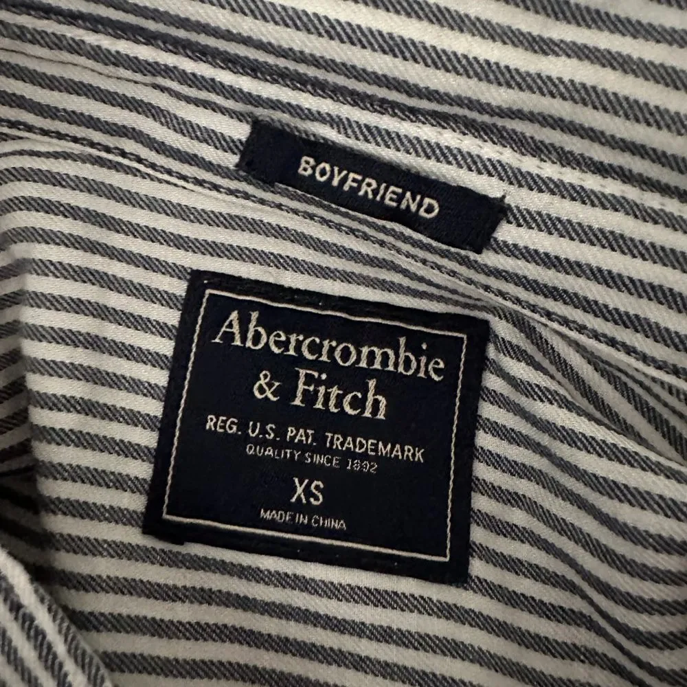 Abercrombie & Fitch Striped Boyfriend Fitt Button Front Women's XS - Image 4