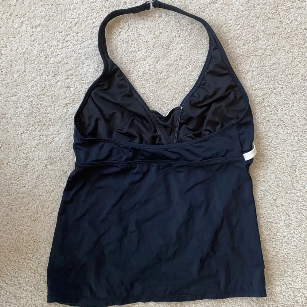 Nwot size 10, classic style tankini swim top - Image 3
