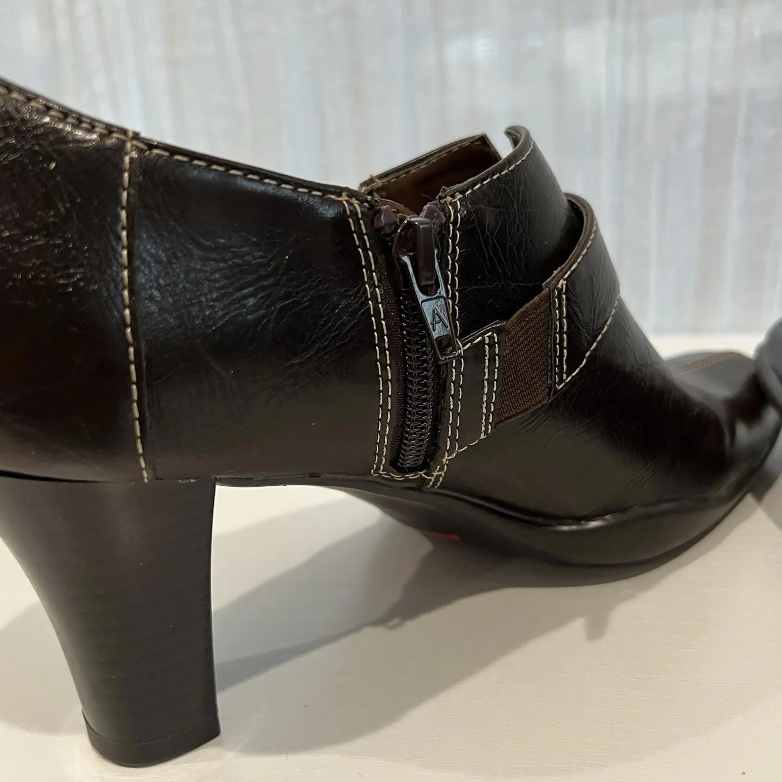 Aerosoles Boots Womens 9 B Ankle Bootie Brown Leather Square Toe Casual Cone - Image 2