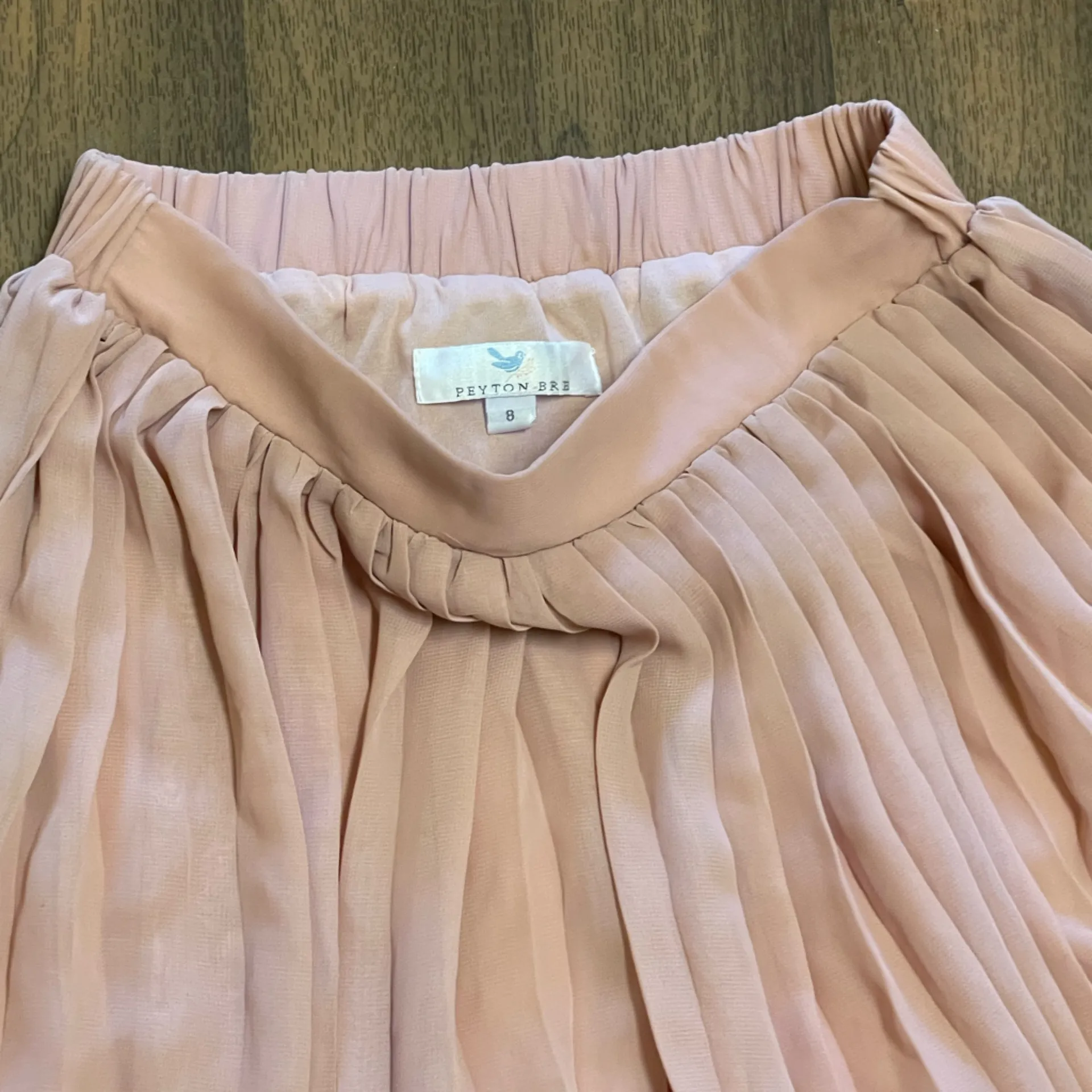 Elegant Pink Pleated Skirt Size 8 - Image 4