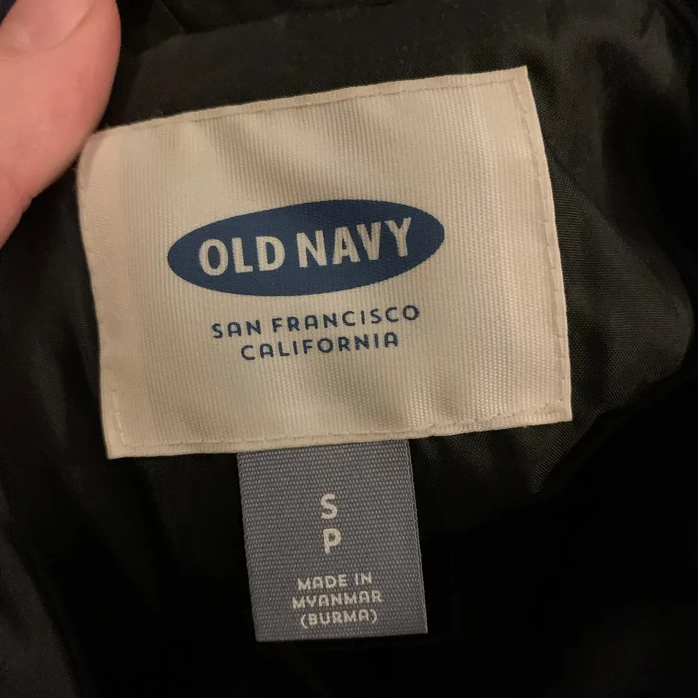 Old Navy Black vest - Image 2