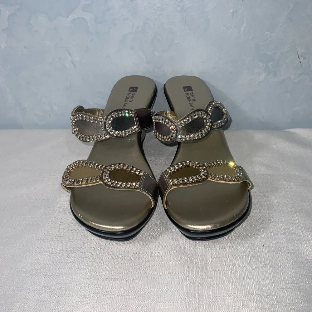 White Mountain Gold & Rhinestones Open Toe Strappy 3” Wedge Sandals Size 8 - Image 3