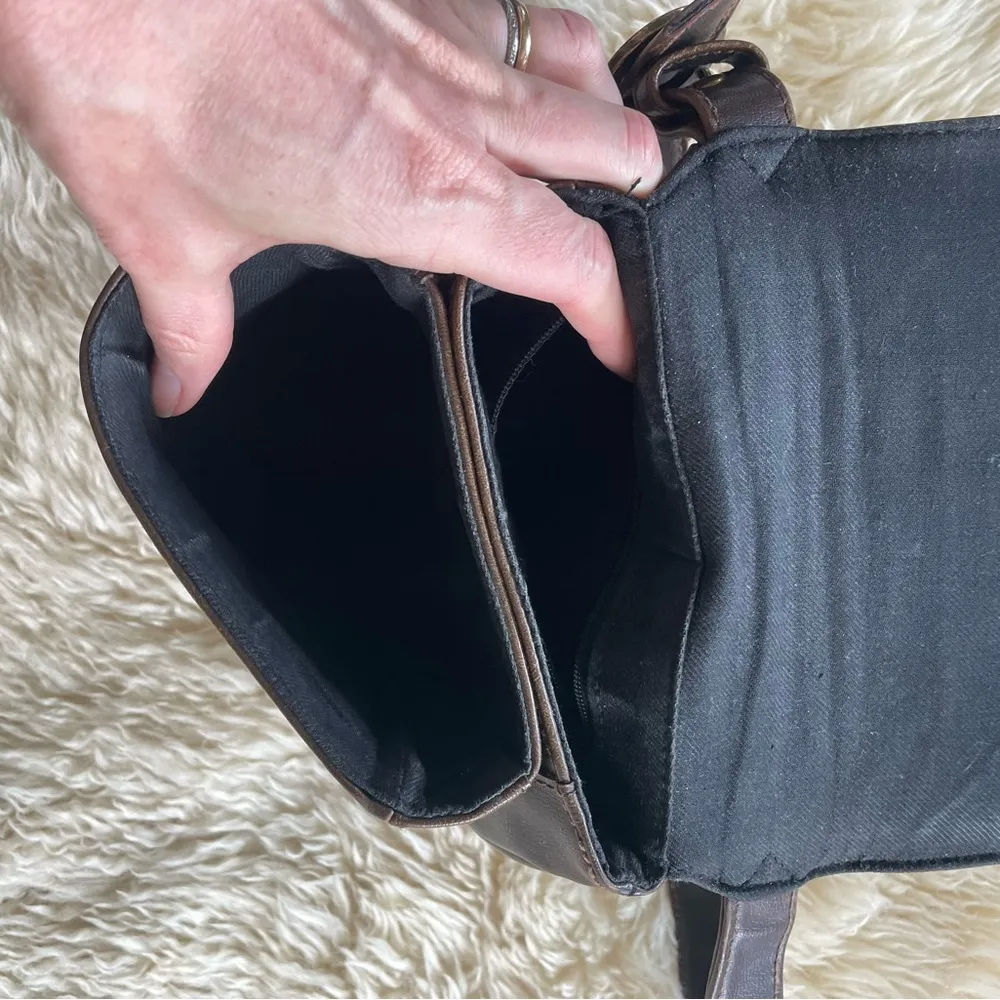 Vintage 90s Liz Claiborne brown leather crossbody bag square mini bag - Image 4