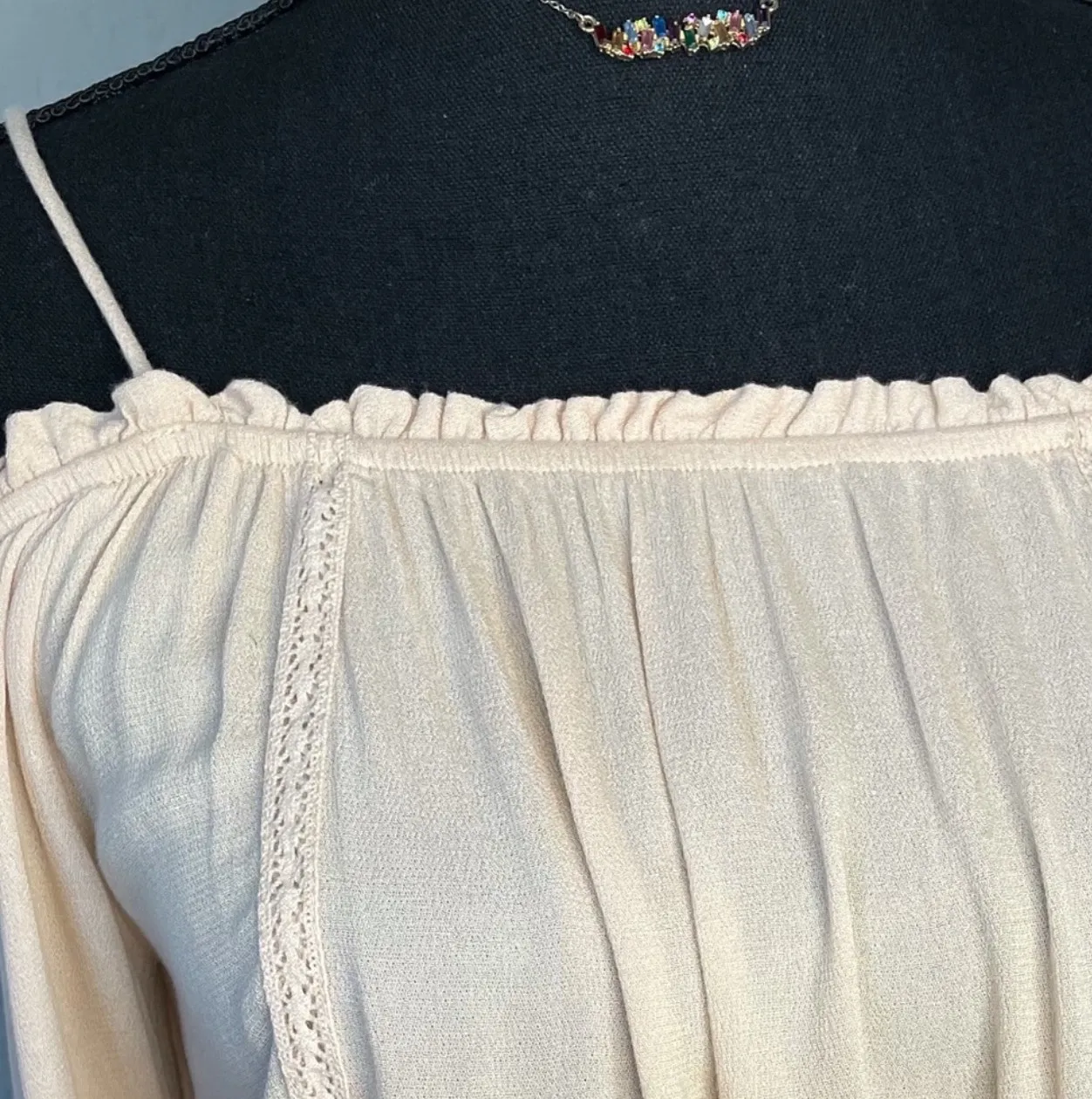 Off the shoulder lace flowy top in small - Image 5