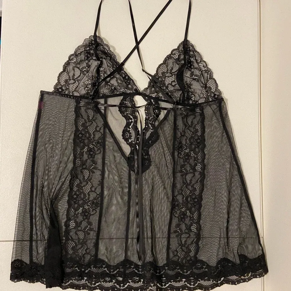 EUC | Women’s lace lingerie top — under bust 34.5”‎ Black Size L - Image 4