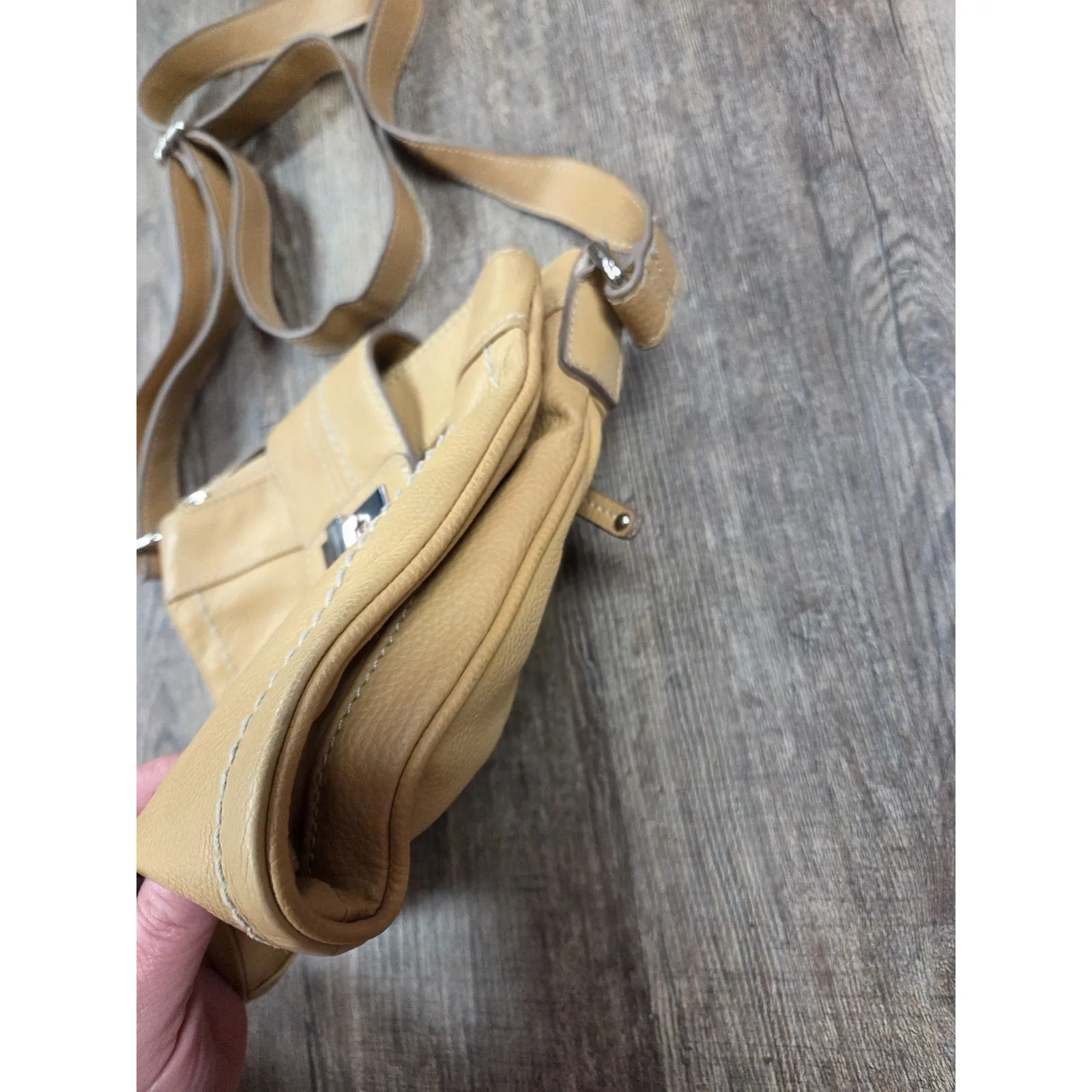 Tignanello Crossbody Leather Handbag Purse Vintage Cream/Brown - Image 3