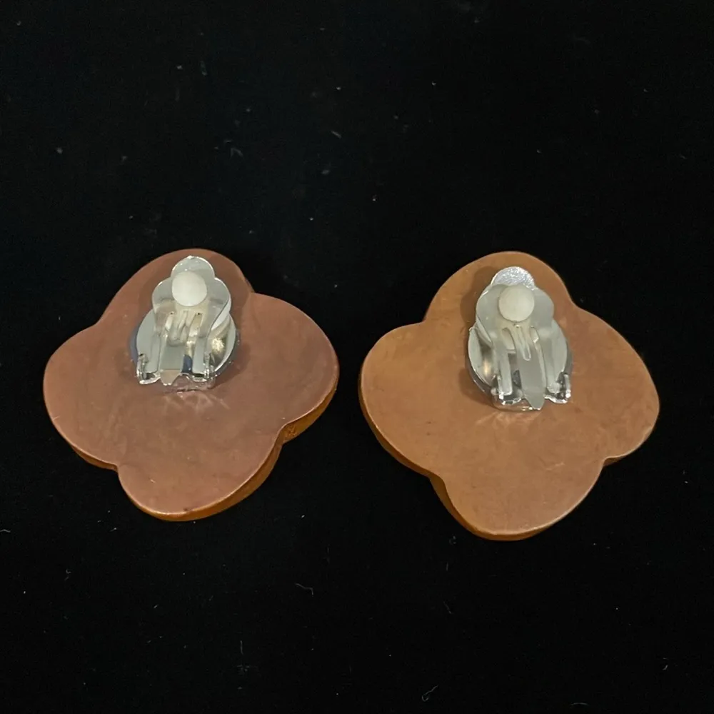 Vintage 80s resin flower design clip earrings Silver - Image 2