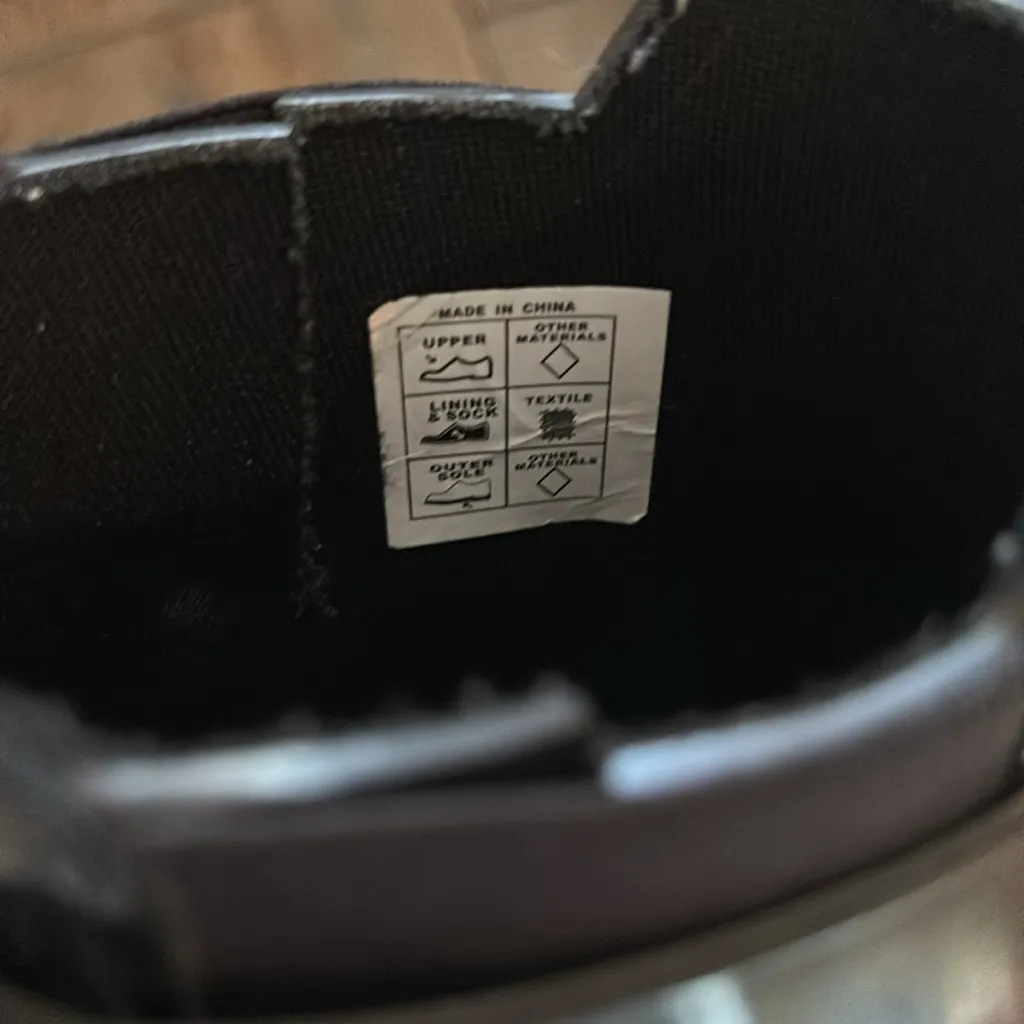 Hunter Black Quilted Chelsea Rain Boots Ankle Boots Size 7 Winter Minimalist - Image 6