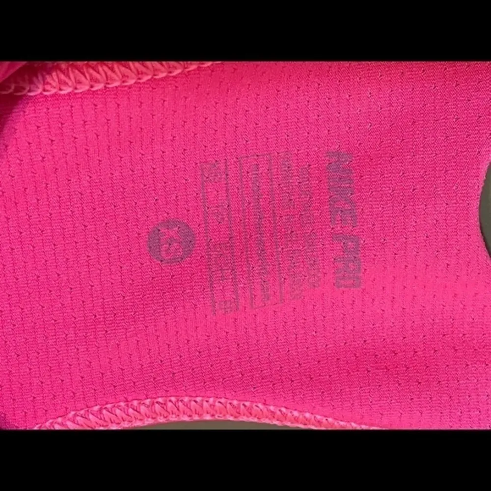 Nike Tank top women’s dri fit pink Camo swoop graphic Racerback Sz XS - Image 2