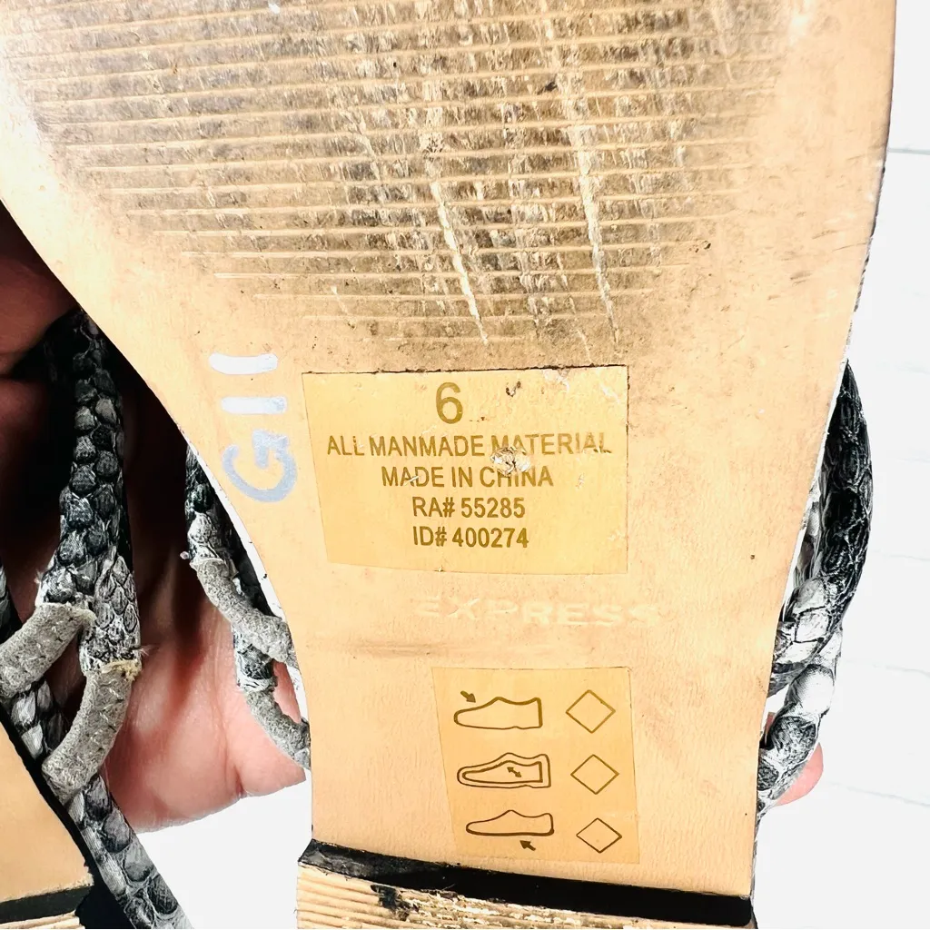 Express Sandals Snakeskin Women’s‎ Size 6 Flat Sandals, Grey/White - Image 7