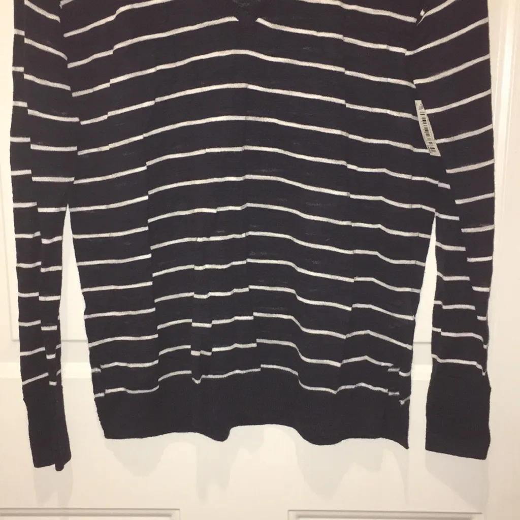 New Women’s Navy/White Liteweight Knit Long Sleeve Stripe Shirt size XS/Small Blue - Image 4