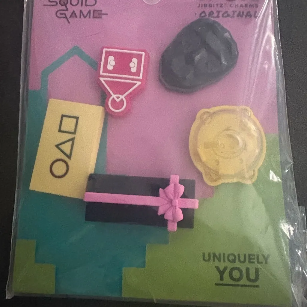 NEW Crocs Squid Game Jibbitz Set Pink - Image 5