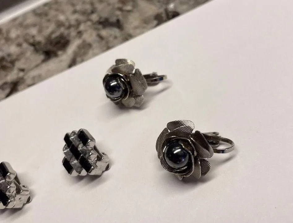 Lot Of 3 Silver Tone On Clip - Image 8