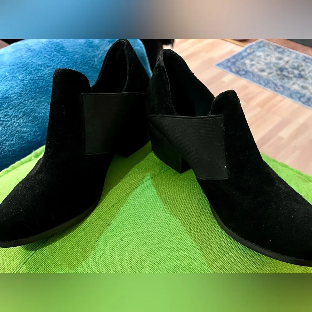 Women’s Ankle Bootie Boots Block Heel Size 9M Black Suede, “Ballon” - Image 8