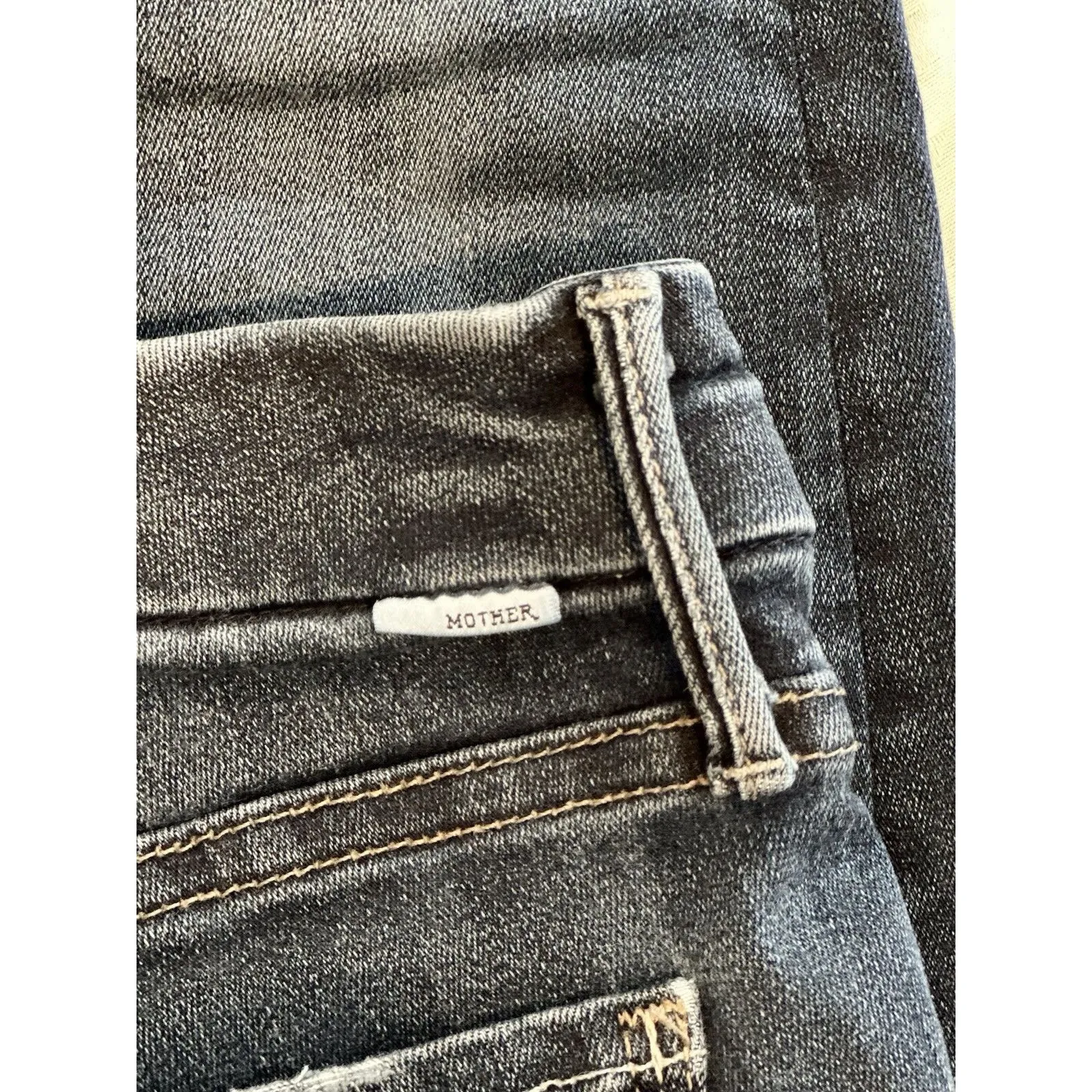 MOTHER Looker Ankle Fray Skinny Jeans in No Play Medium Wash Size 26 EUC!! Blue - Image 4