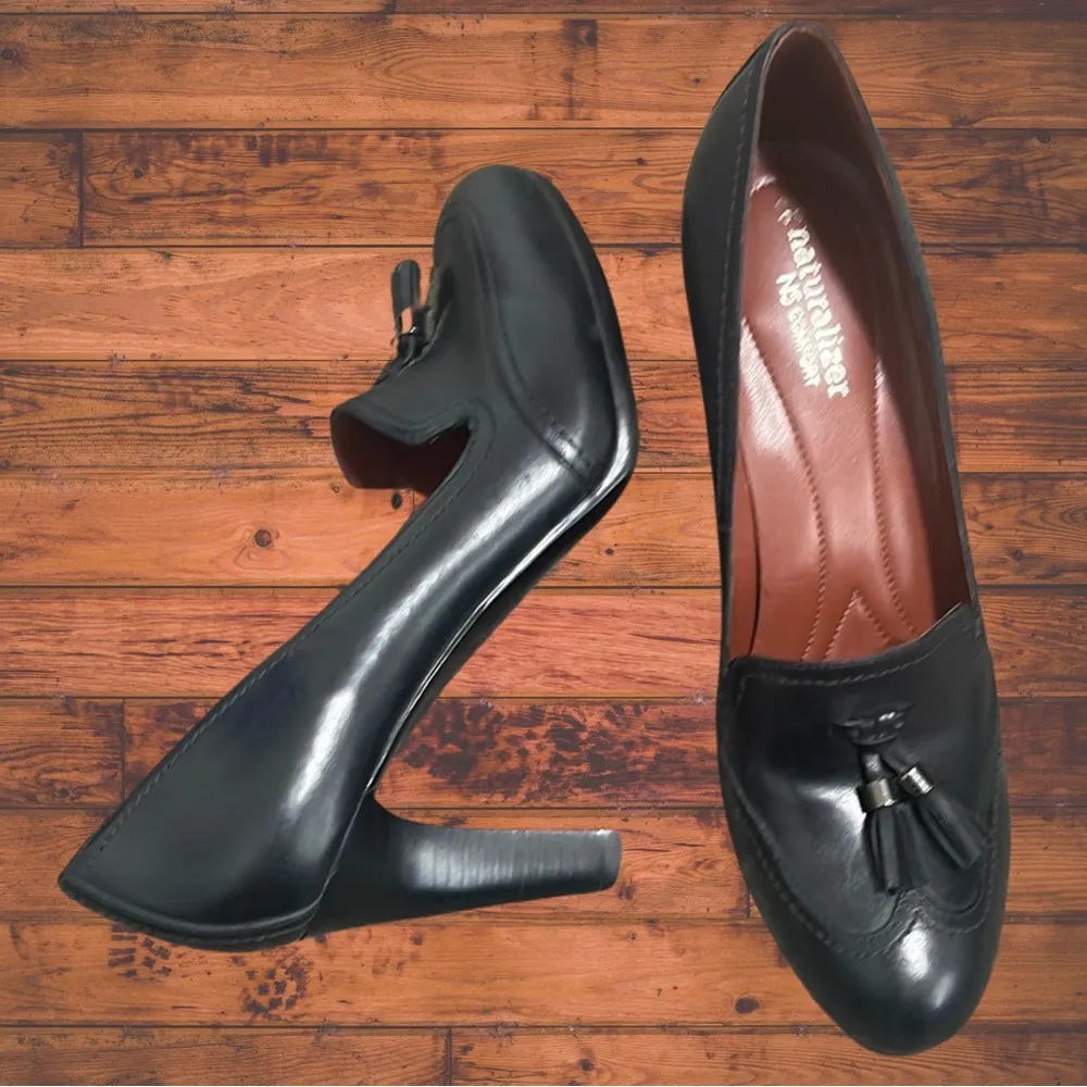 Naturalizer N5 Comfortable Size 7.5 Black Leather Heels with Brogue Detailing - Image 4