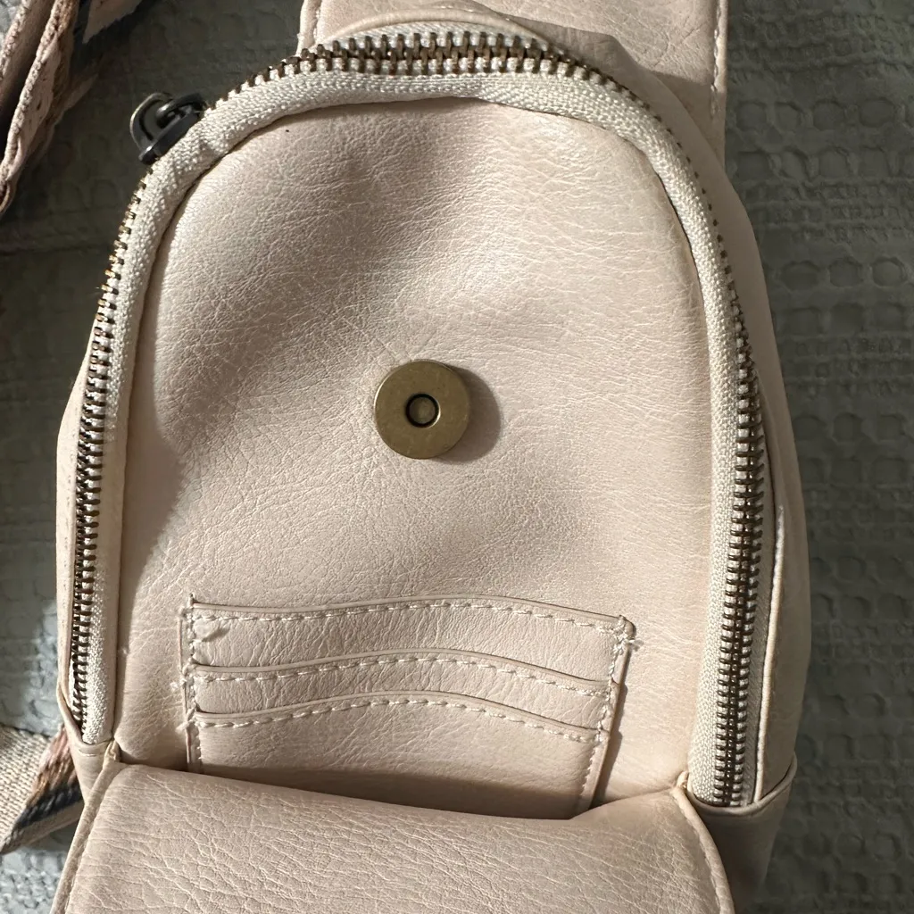 Aztec Crossbody Bag - Image 5