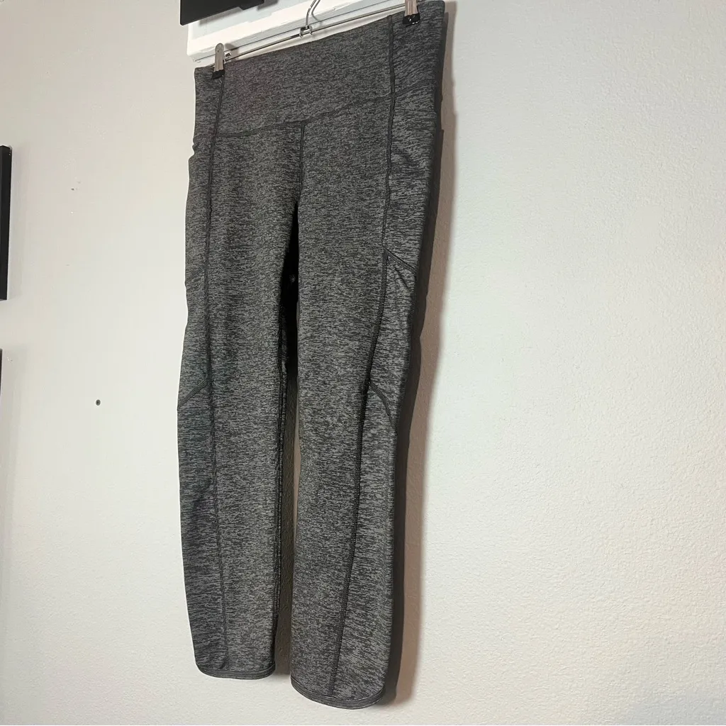 Athleta High Rise Pixel Chaturanga to Town Capri Crop Grey Gray Leggings Medium - Image 2