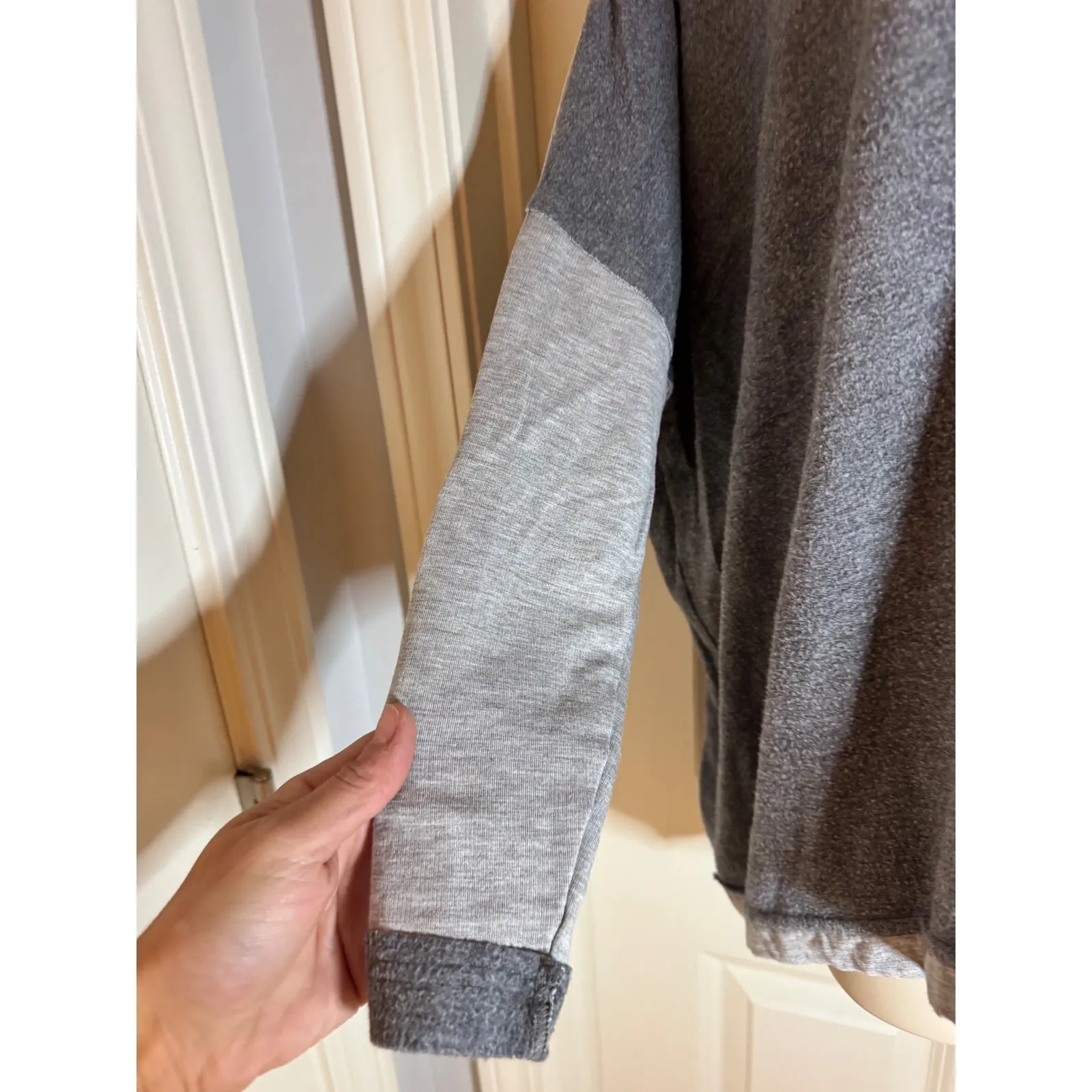 Cabi Colorblock Cowl Neck Tunic Sweater XS Grey Loose Fit Drop Shoulder - Image 2