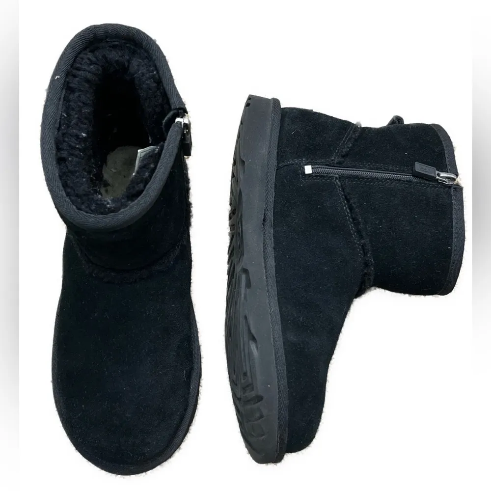 UGG CLASSIC MINI BOOT Sz 5 Black - Image 2