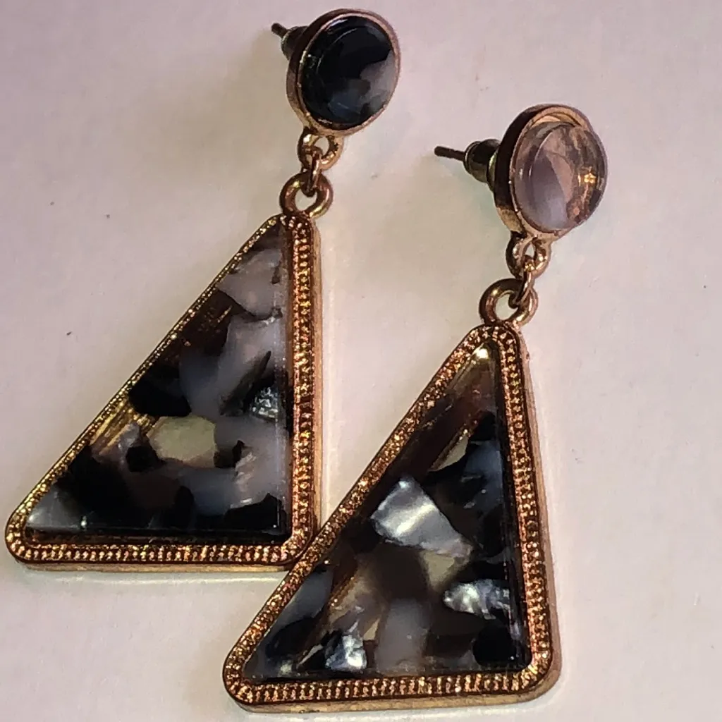 Elegant Black and Gold Tone Retro Boho Triangle Earrings - Image 3