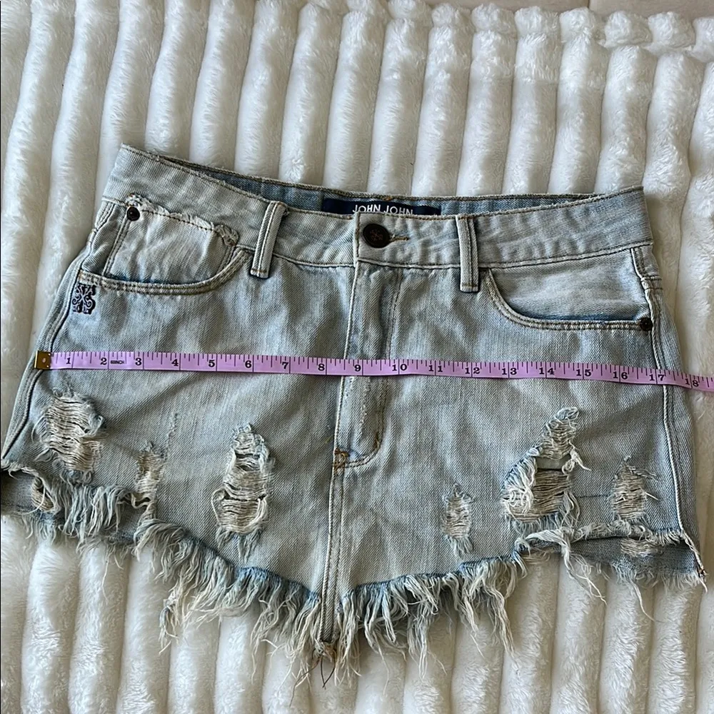 JOHN JOHN Light Blue Distressed Denim Shorts Size 6 - Image 11
