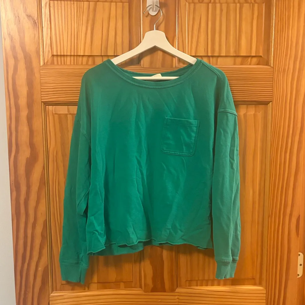 Universal Thread Size Large Green Pocket Long-Sleeve Shirt - Image 3