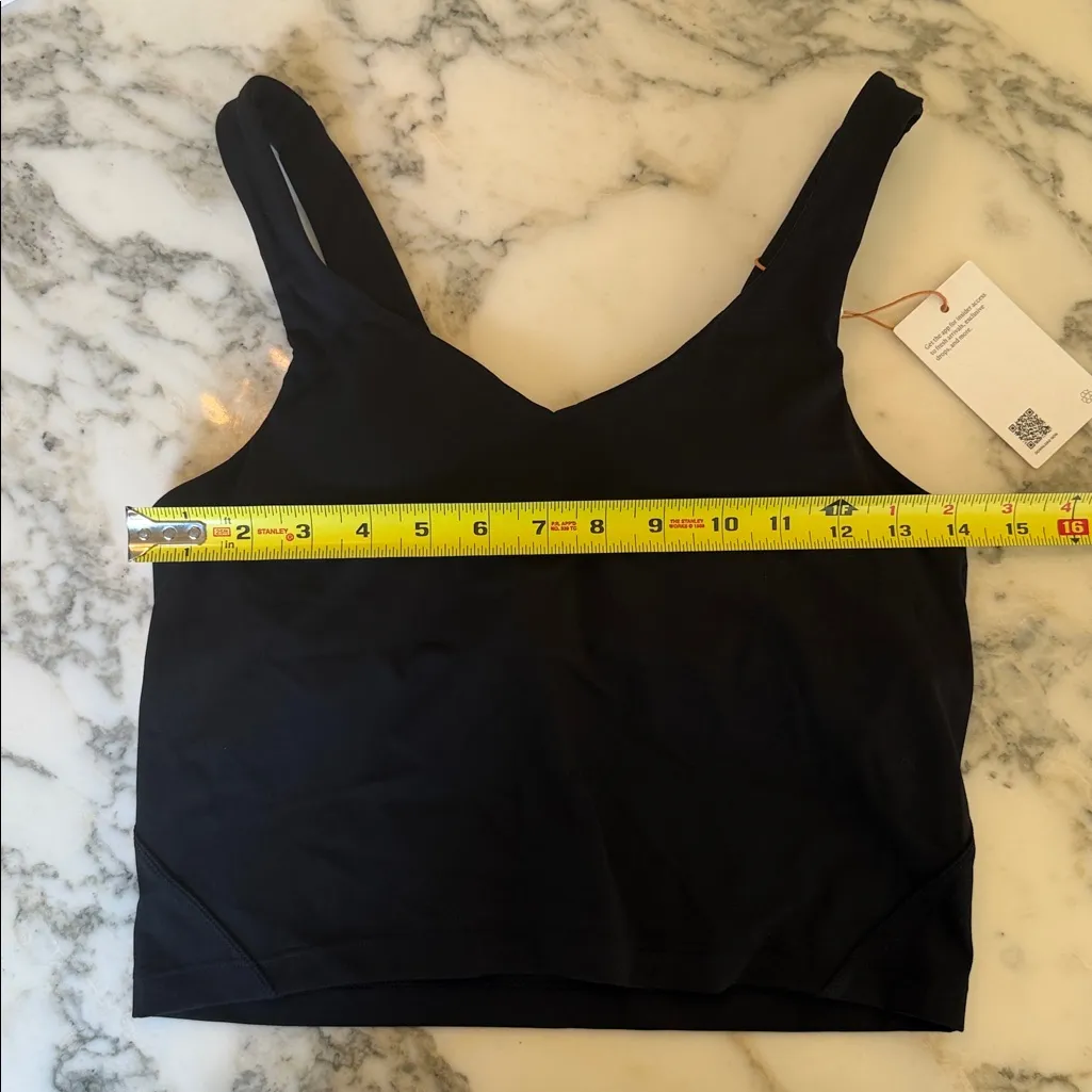 NWT Quince Women's Ultra Form V Neck Black Cropped Sports Bra Sz Medium - Image 5