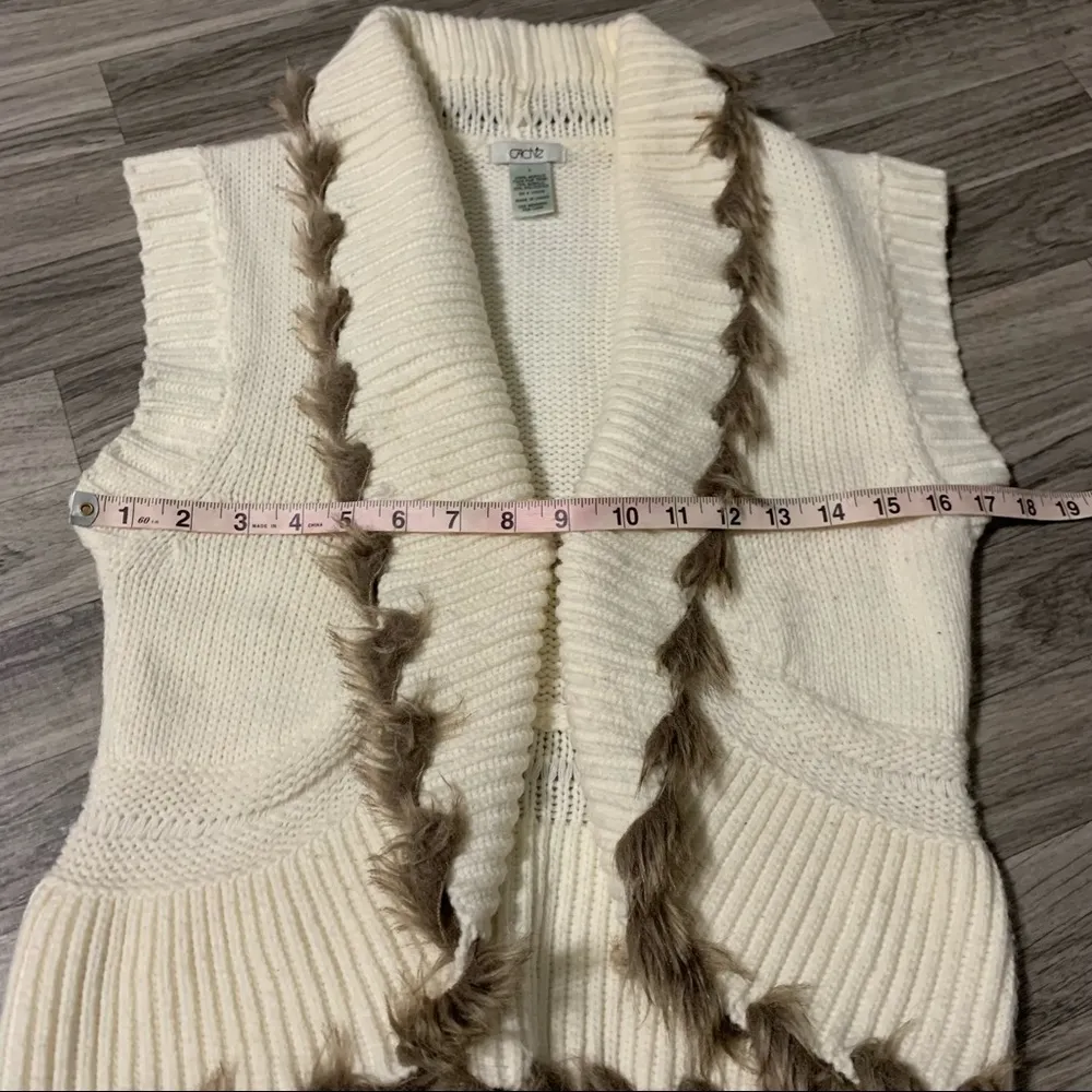 Caché Cream Brown Fur trim Vest; Small - Image 2