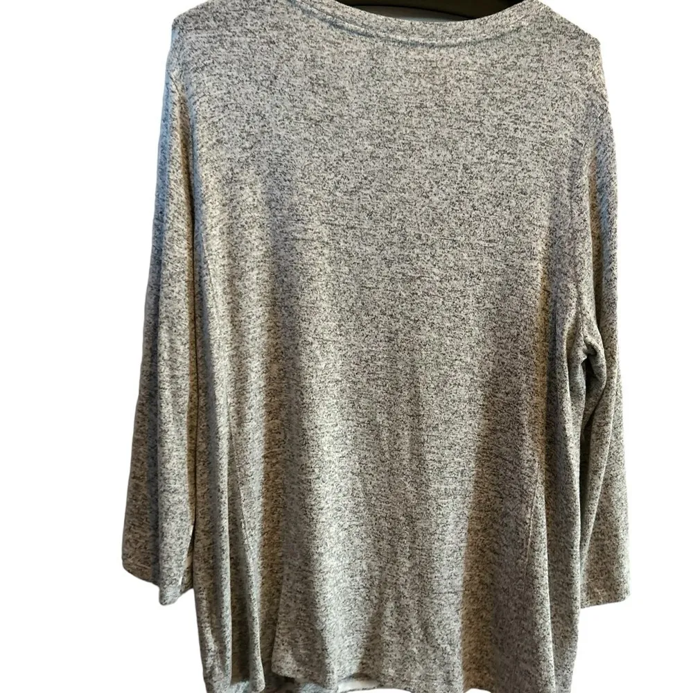Sunday Dress barn‎ XL soft, long sleeve, V-neck shirt - Image 7