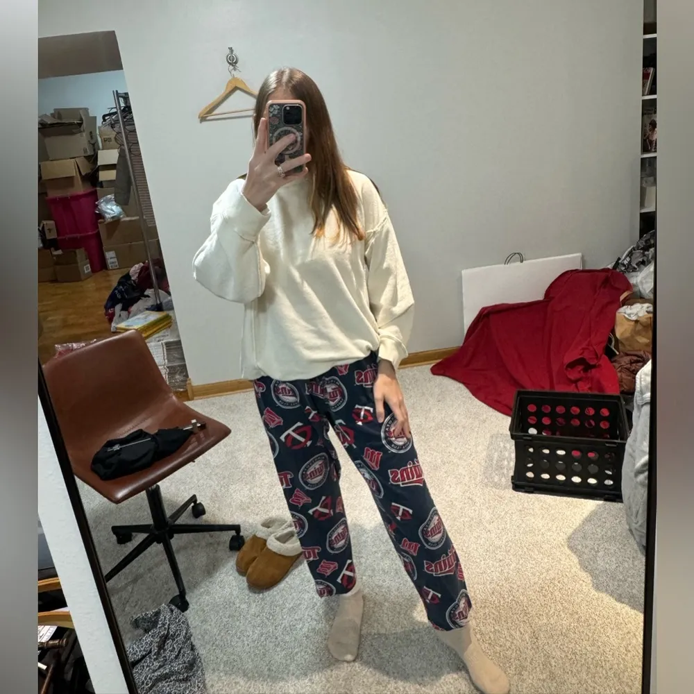 Minnesota Twins Pajama Bottoms Size Medium Blue - Image 5