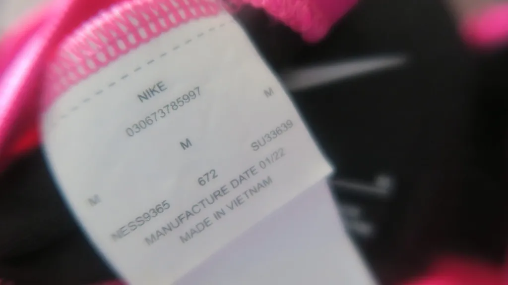 NIKE Mesh V-Back One Piece Swimsuit NESS9365 672 Size Medium in pink and white size medium. NWOT - Image 11