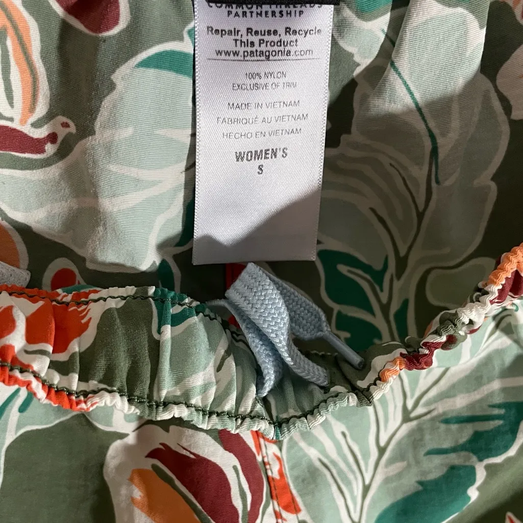 Patagonia Barely Baggies Shorts - Image 8