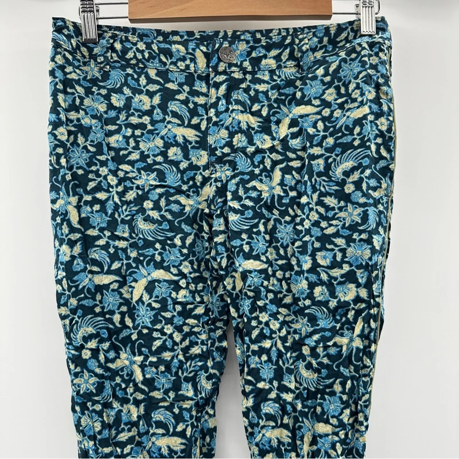 Free‎ People Blue & Cream Floral Print Cropped Mid Rise Pants Sz 0 NEW - Image 2