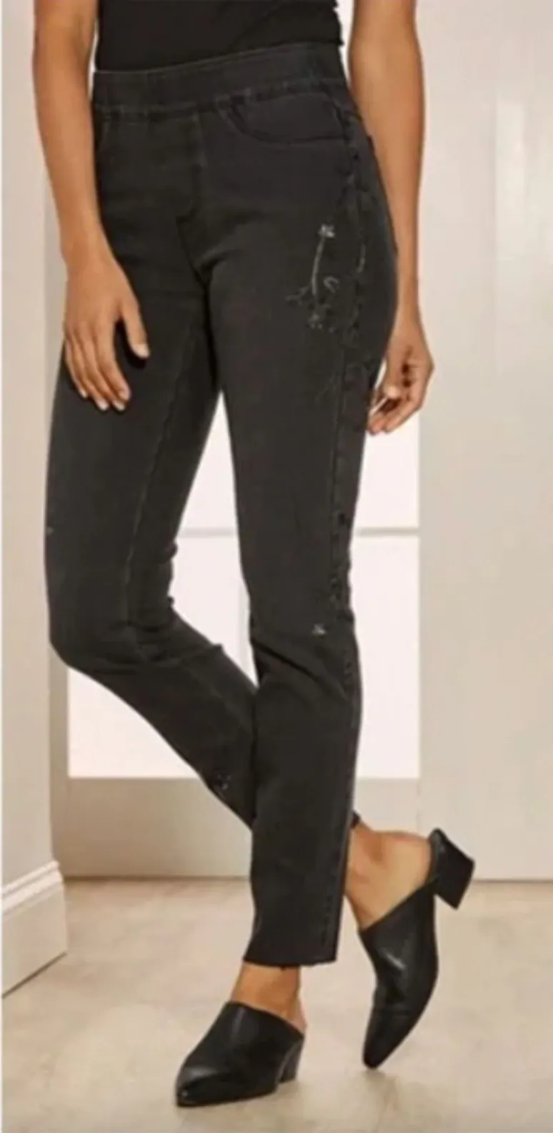Soft Surroundings Stella Jeans Pull On Black Floral Embroidered Size Small 6-8 - Image 1