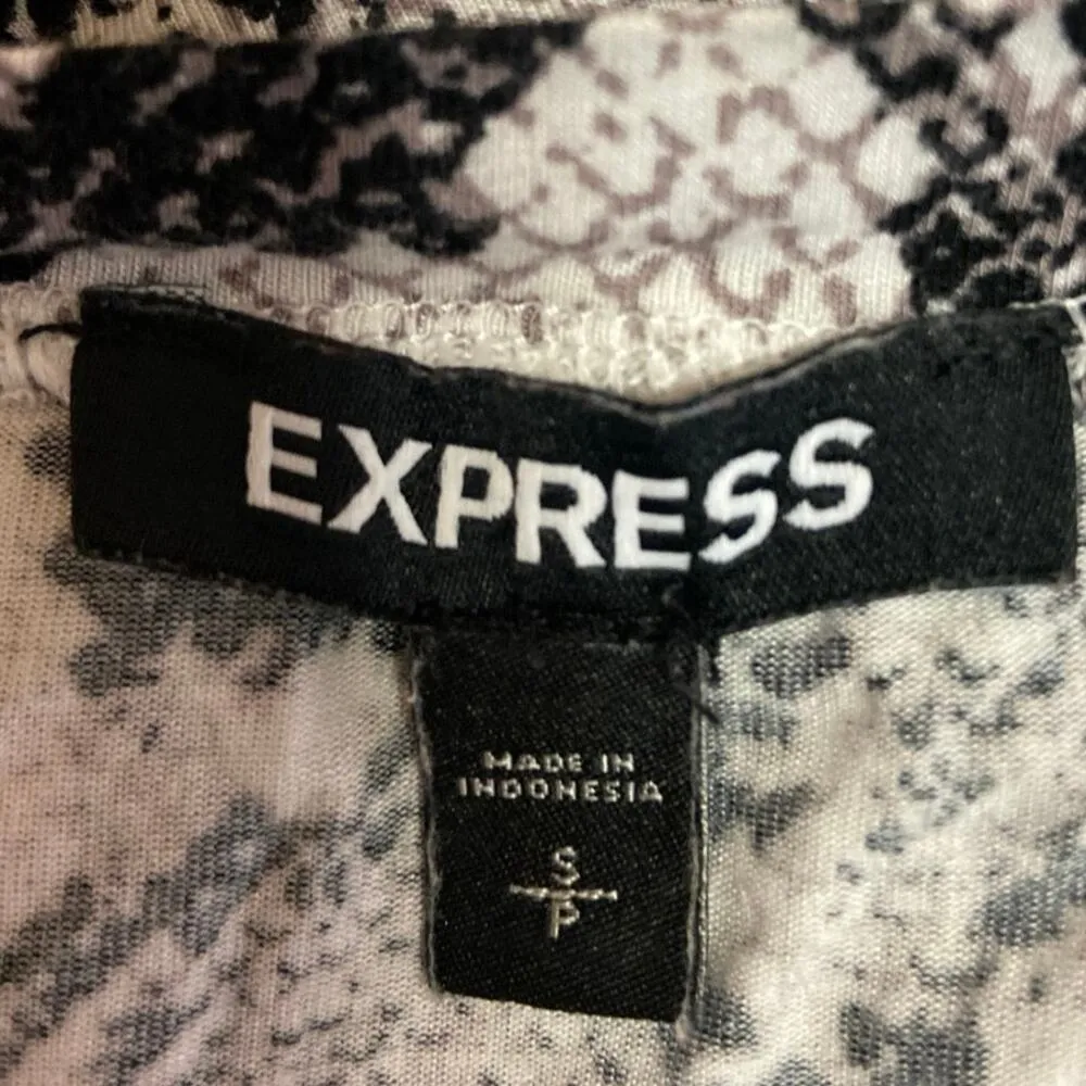 Express Gray Snake skin Animal Print Crew Neck Short Sleeve T Shirt Tee Top Sz S - Image 4