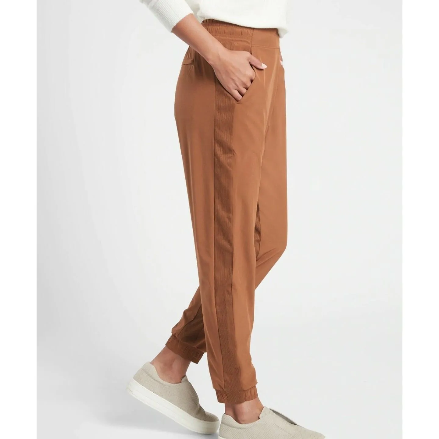 EUC Athleta Brooklyn Lined Jogger, Hazelnut Brown, Sz 6 PETITE - Image 2