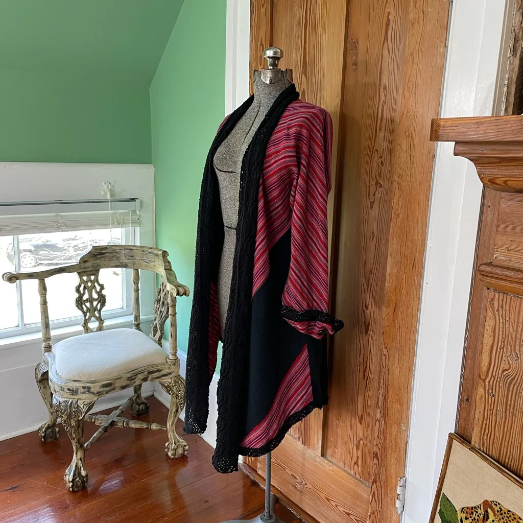 Soo Hoo Artistan Made Mixed Media Open Front Lagenlook Cardigan Shrug OS Black Size undefined - Image 4