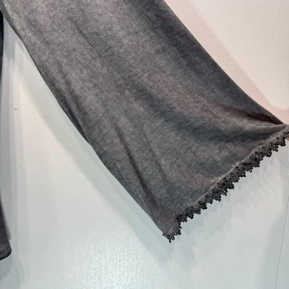 Gray Knit Lace Up V Neckline Long Sleeve Top Lace Trim Cuffs Size Medium - Image 6