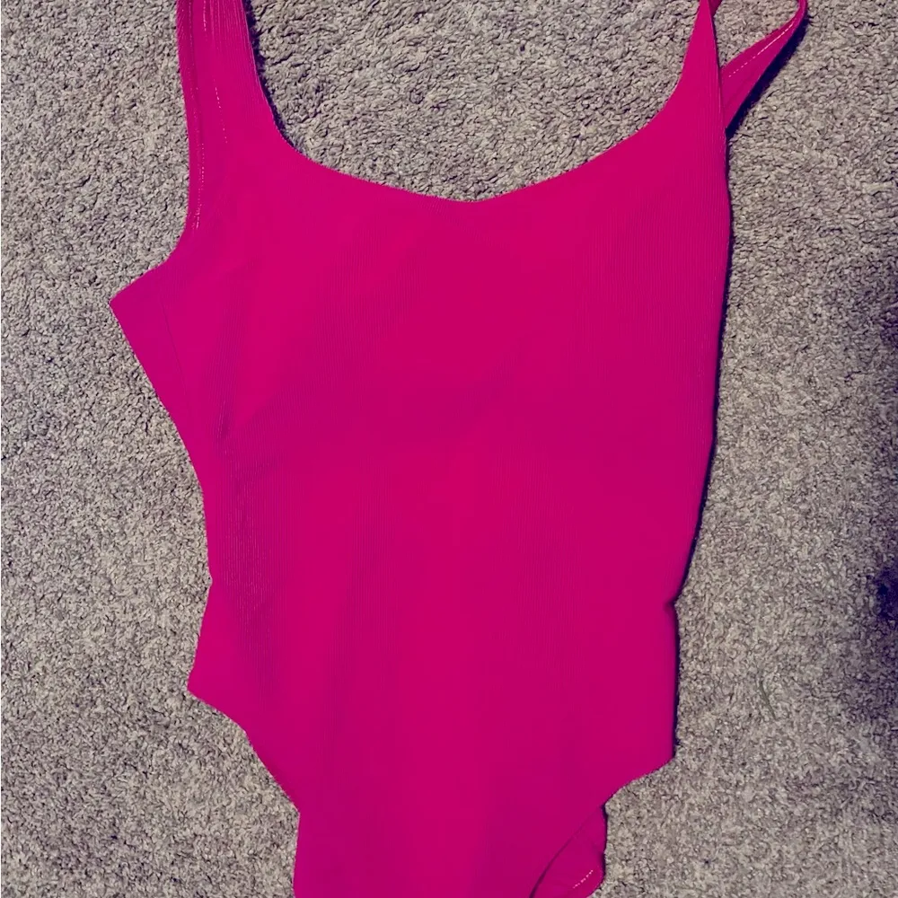 Vintage Le Cove Women's 90s One Piece Swimsuit Hot Pink Ribbed high leg - Image 6
