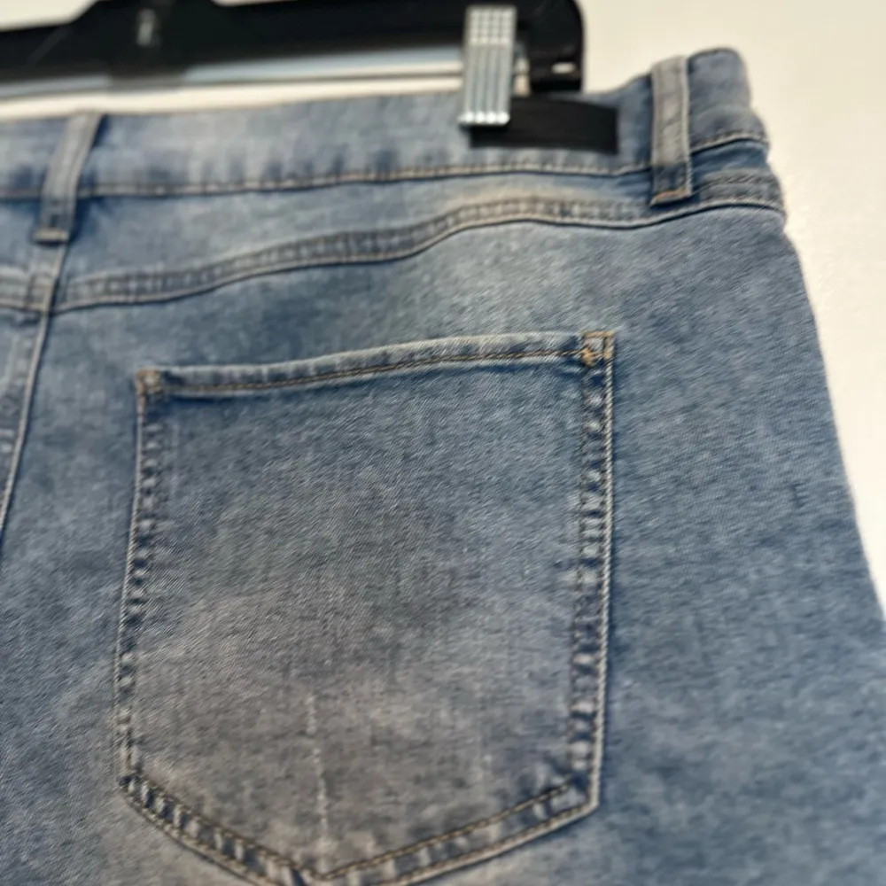 NWOT Women’s Sz: 16 Sound/ Style Easy Fit Tummy Control Distressed Jean Shorts. Blue - Image 13