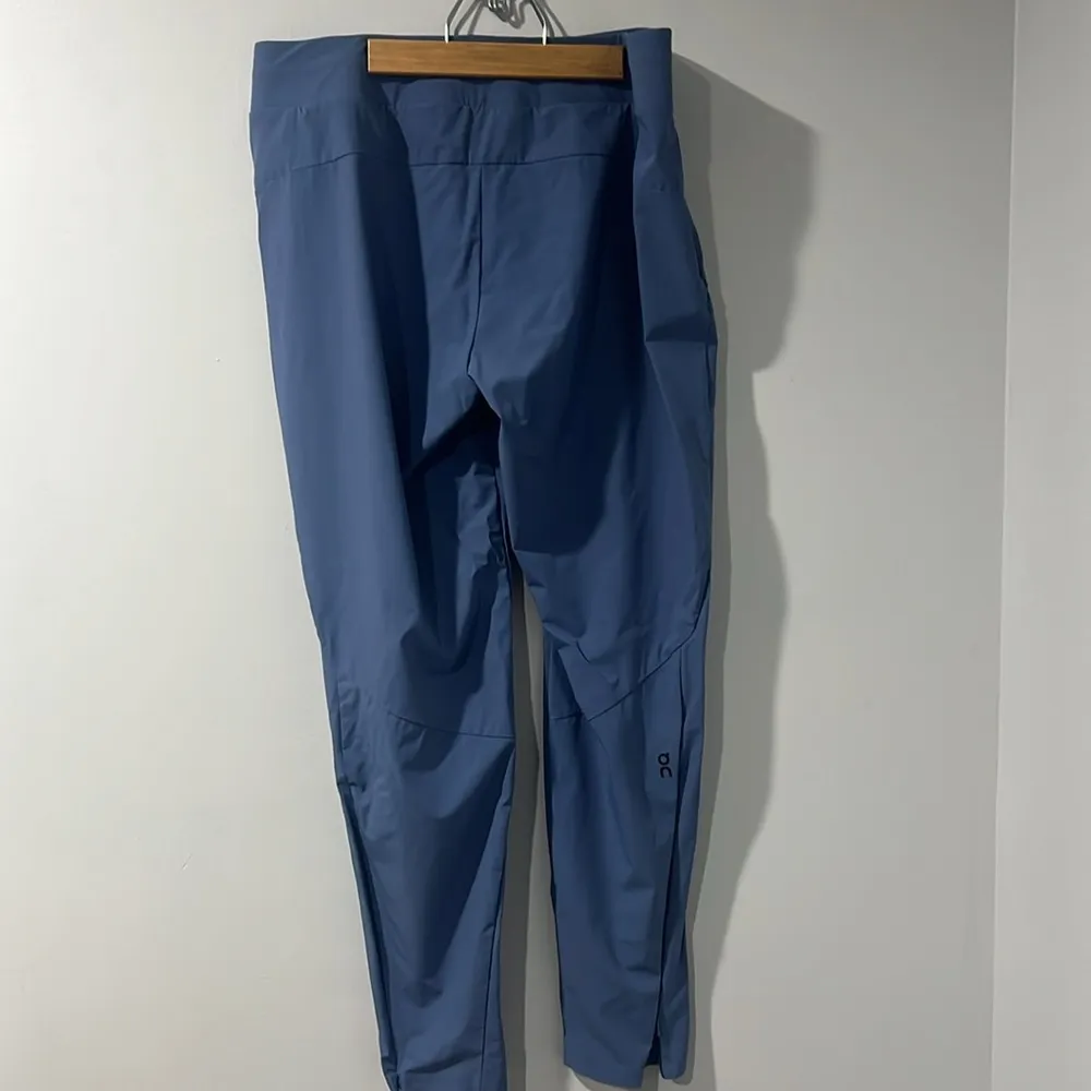 On Cloud Running Women's Lightweight Pants Size XL Blue - Image 8