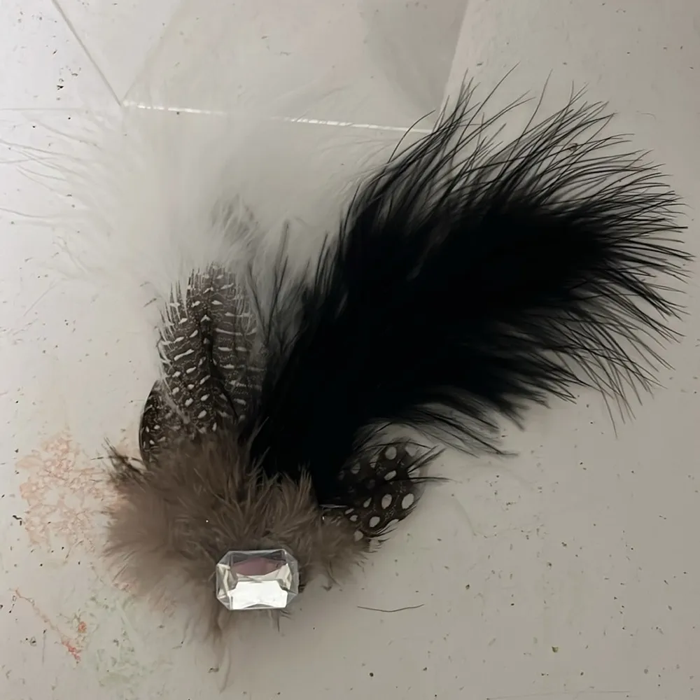 Black & White Feather & rhinestone Brooch pin Handmade - Image 3