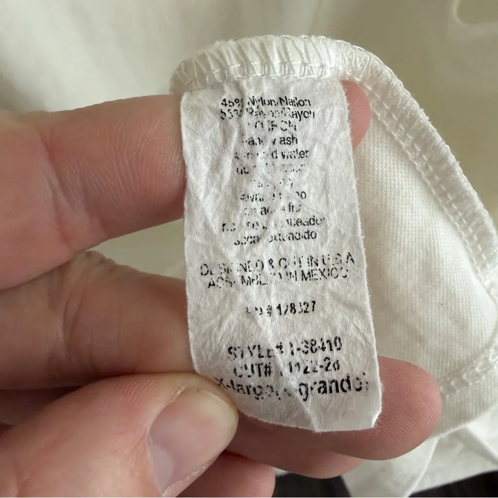 Tres Bien white short sleeve tee size XL - Image 3