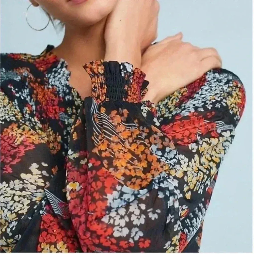Anthropologie Akemi + Kin Adria Smocked top Floral Blouse sise XS - Image 4